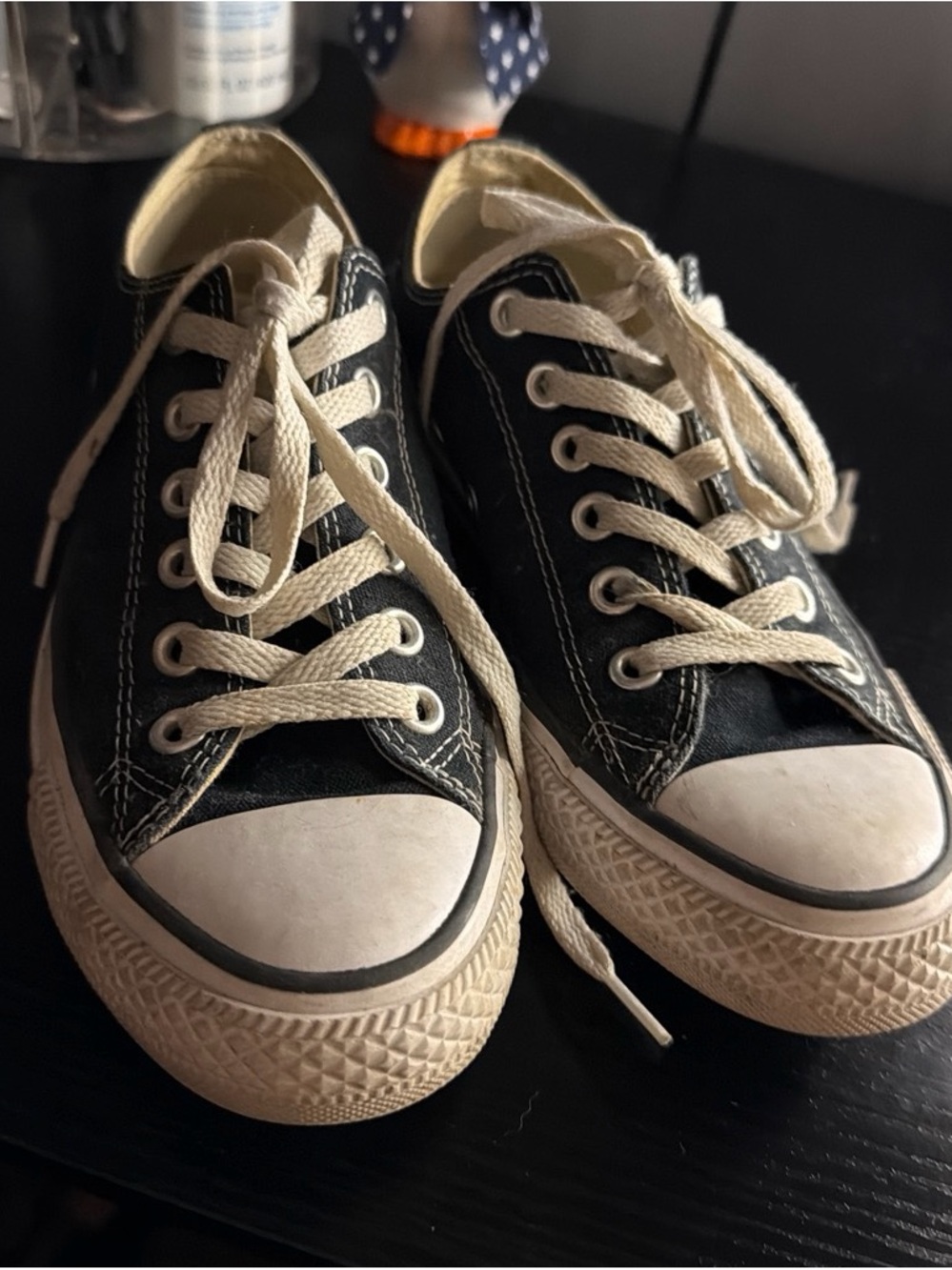 Low-Top black converse size 7